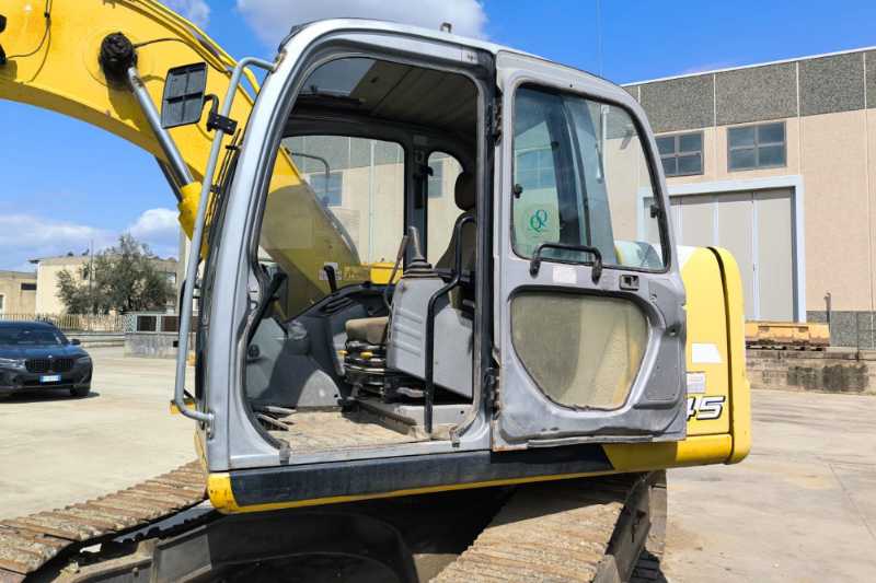 OmecoHub - Immagine NEW HOLLAND E145